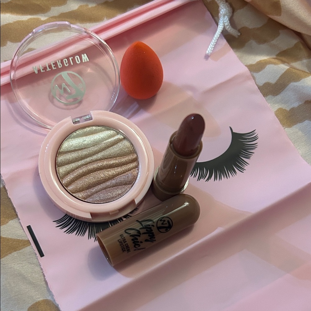 W7 Glow Trio Bronzer & Contour Compact in Shimmering Bronze
